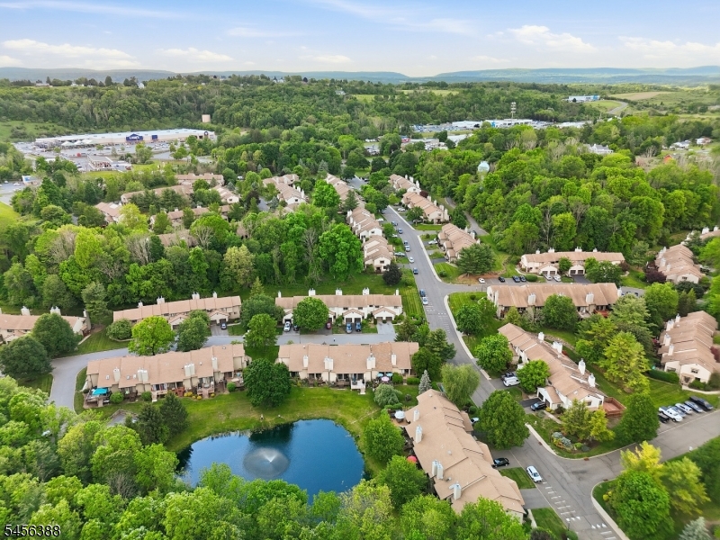 10 Oriole Ter Property Photo 32