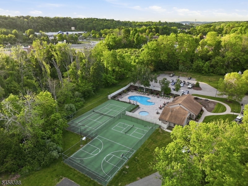 10 Oriole Ter Property Photo 33