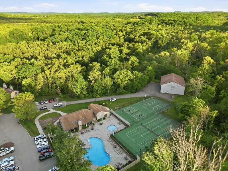 10 Oriole Ter Property Photo 34