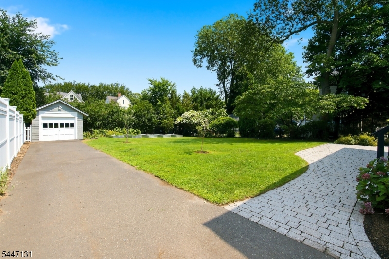 636 Prospect St Property Photo 43