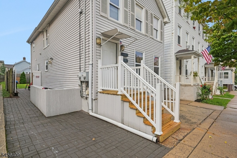 24 Welton St