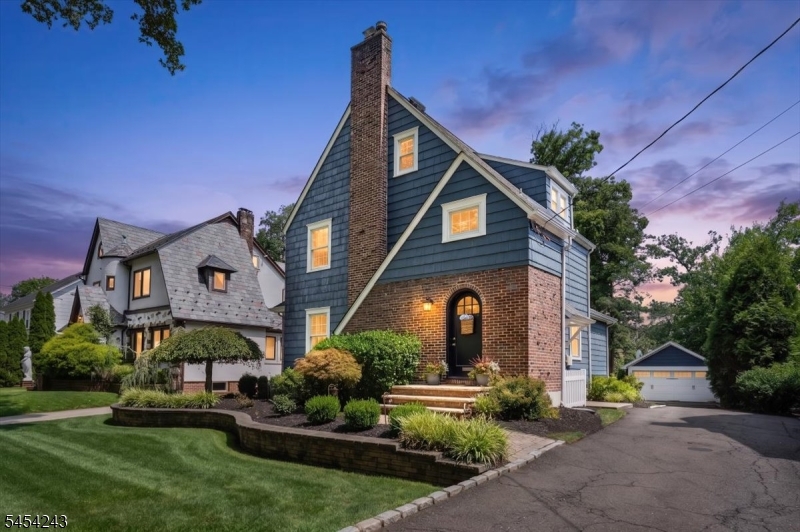 8 Doering Way Property Photo 2