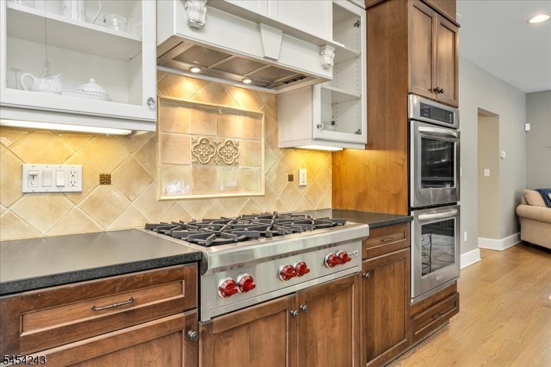 8 Doering Way Property Photo 11