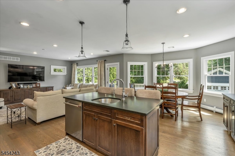 8 Doering Way Property Photo 12