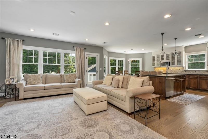 8 Doering Way Property Photo 15