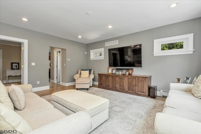8 Doering Way Property Photo 16