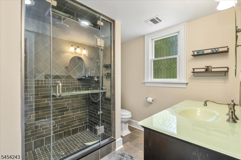 8 Doering Way Property Photo 23