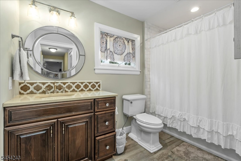 8 Doering Way Property Photo 26