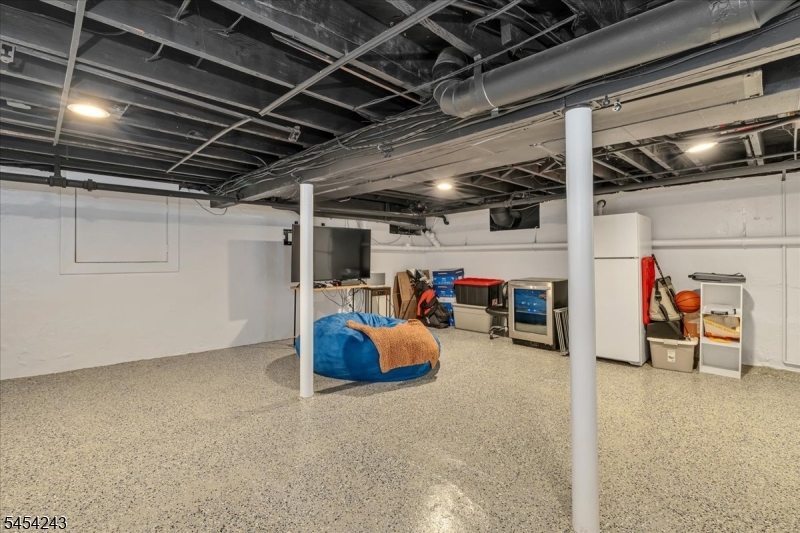 8 Doering Way Property Photo 32