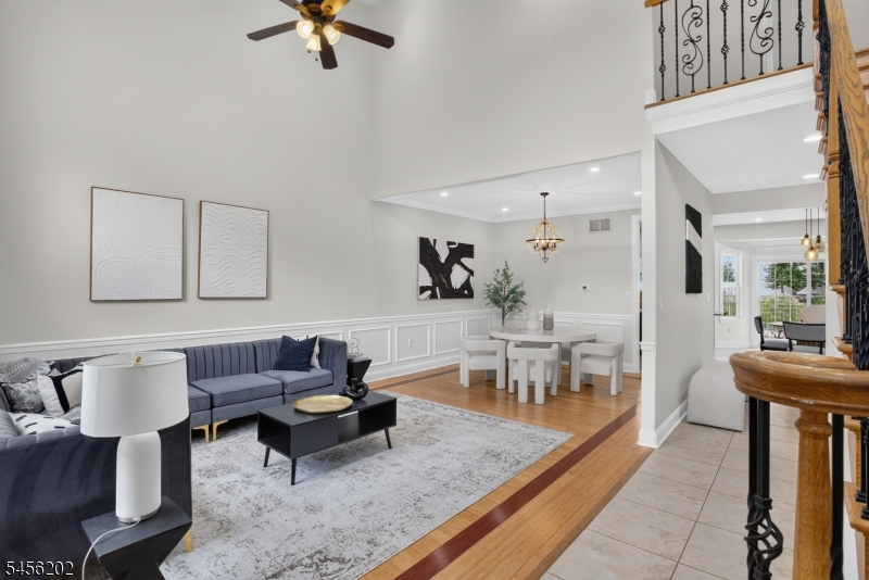 893 Lakehurst Ave Property Photo 8