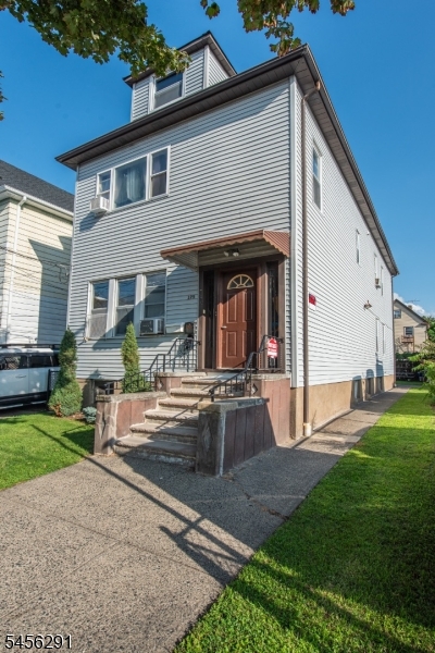 175 Van Riper Ave Property Photo 1