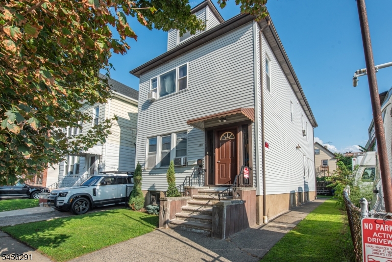 175 Van Riper Ave Property Photo 2