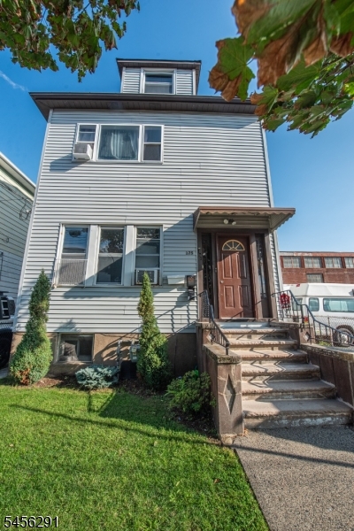175 Van Riper Ave Property Photo 3