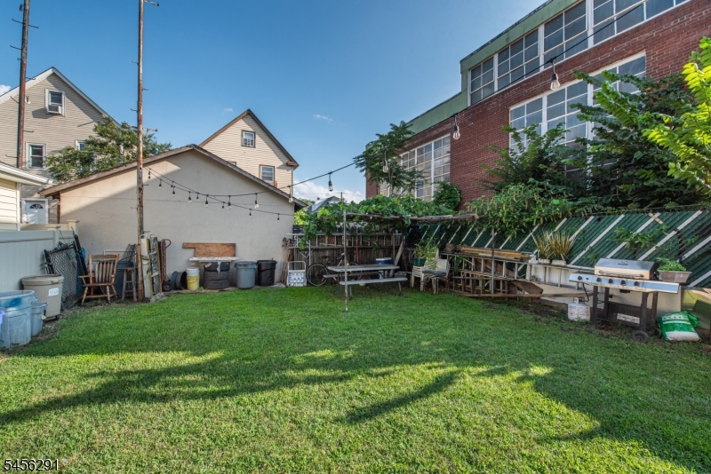 175 Van Riper Ave Property Photo 4