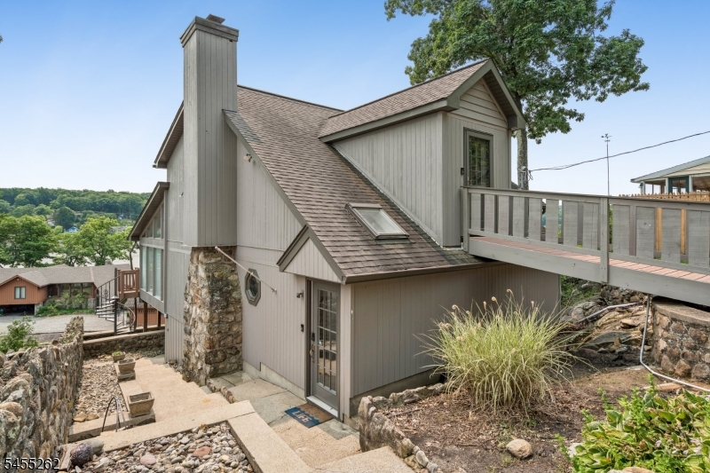 327 Squaw Trl Property Photo 1