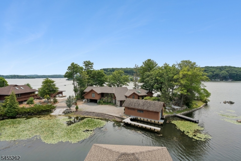 327 Squaw Trl Property Photo 3