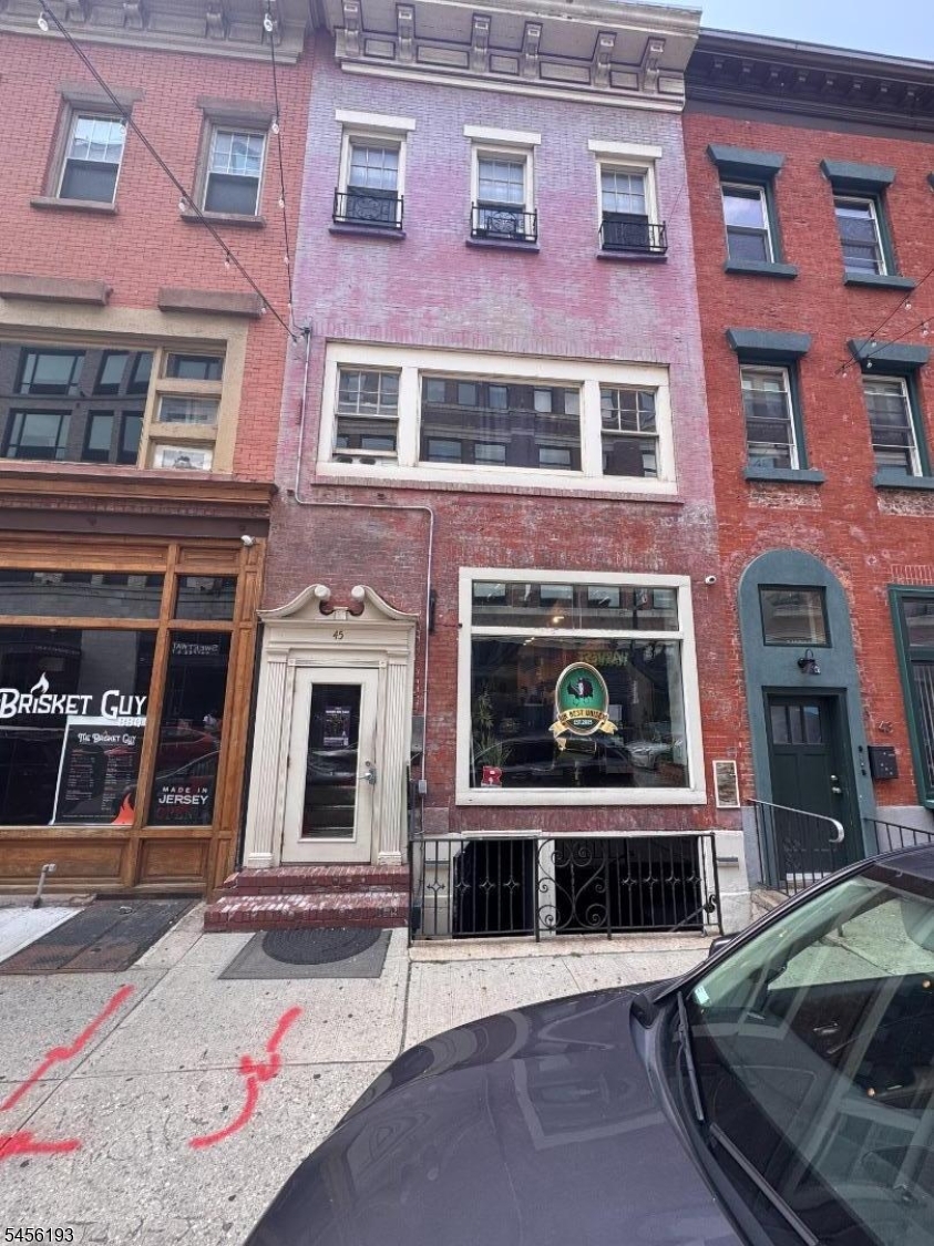 45 Halsey St 2 Property Photo 1