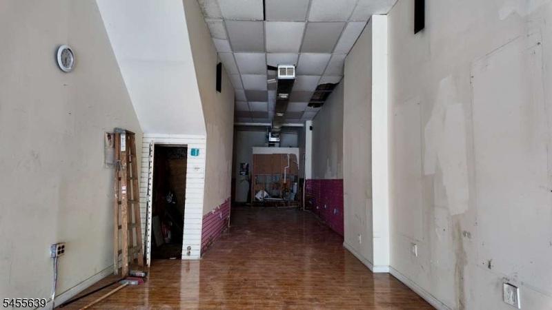 88 Main St Property Photo 3