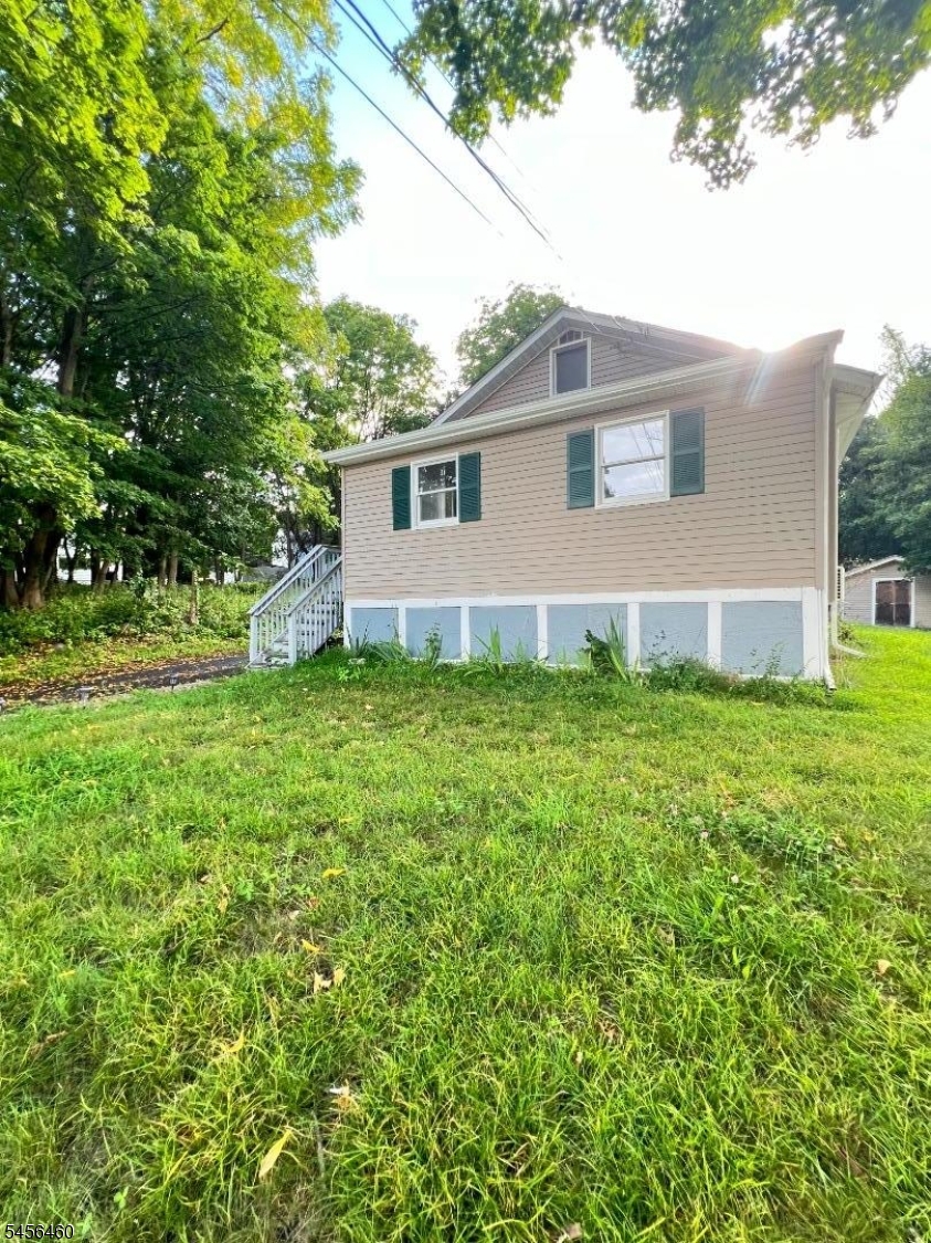 285 Rutherford Ave Property Photo 1