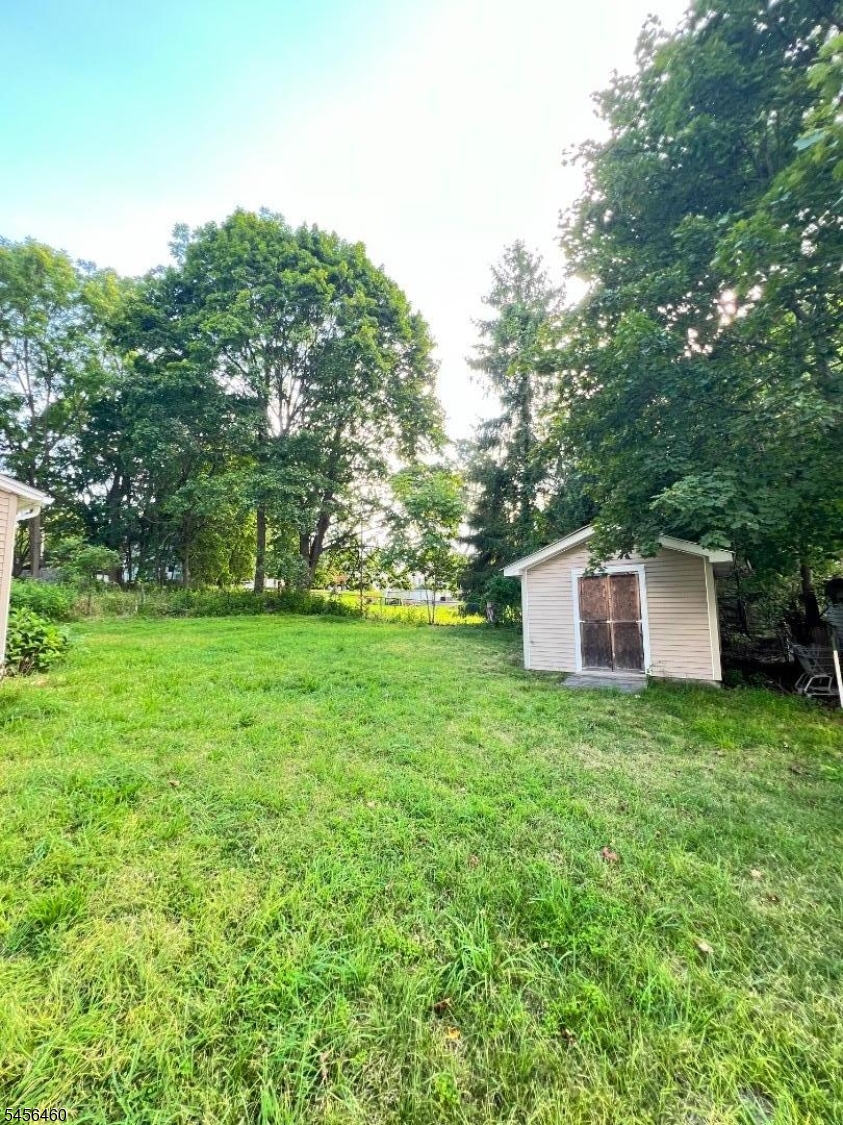 285 Rutherford Ave Property Photo 16
