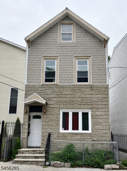 284 Hunterdon St 3 Property Photo 1