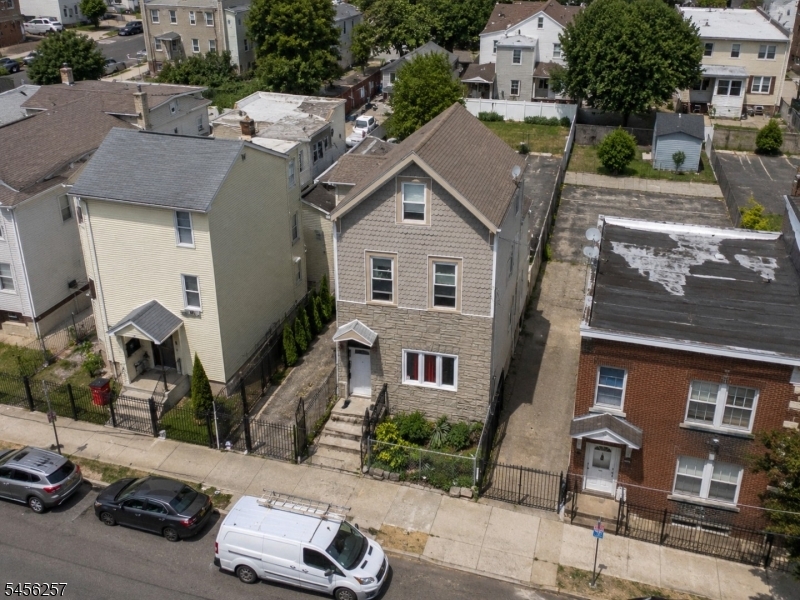 284 Hunterdon St 1 Property Photo 8