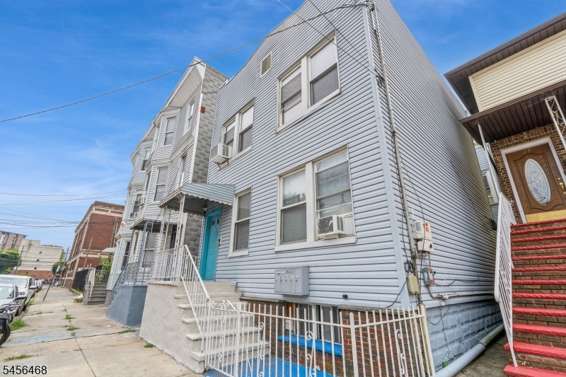 25 Greenville Ave Property Photo 1