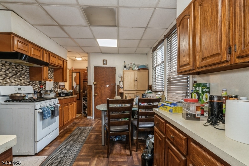 25 Greenville Ave Property Photo 5