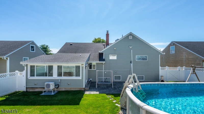 24 Lennon Pl Property Photo 2