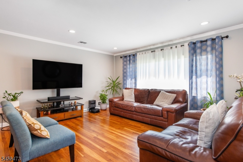 24 Lennon Pl Property Photo 5