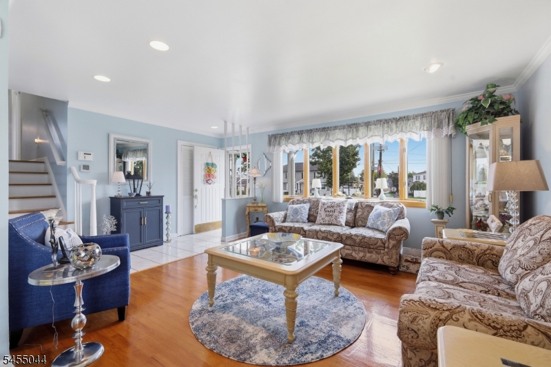 381 Carteret Ave Property Photo 13