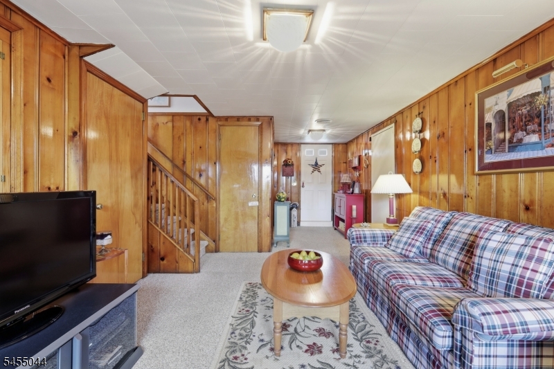 381 Carteret Ave Property Photo 25