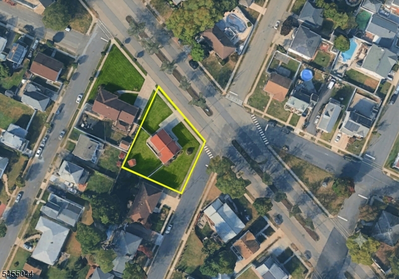 381 Carteret Ave Property Photo 41