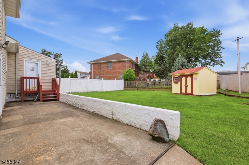 381 Carteret Ave Property Photo 43
