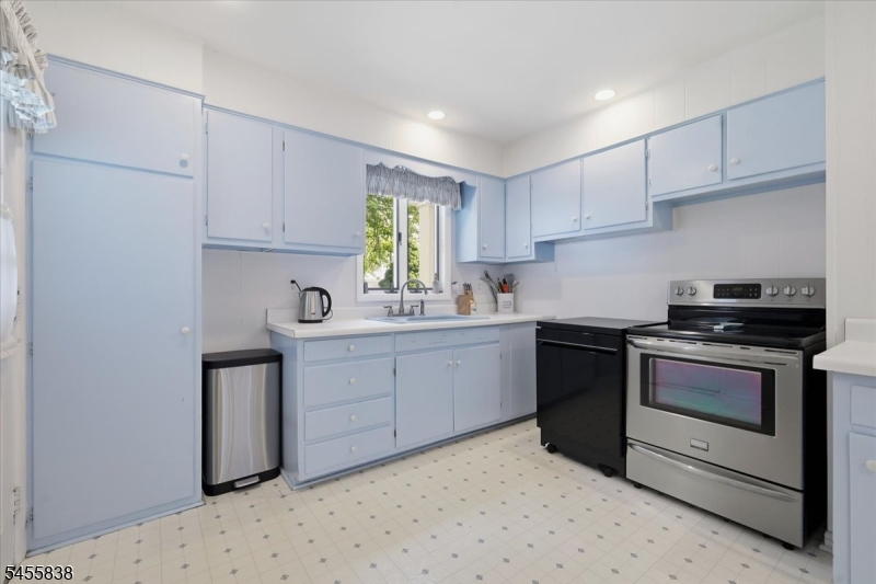 21 Cedar Grove Rd Property Photo 8