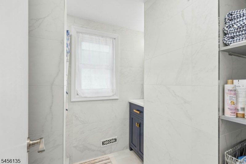 827 Pine St Property Photo 19