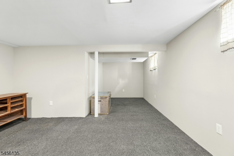 827 Pine St Property Photo 20