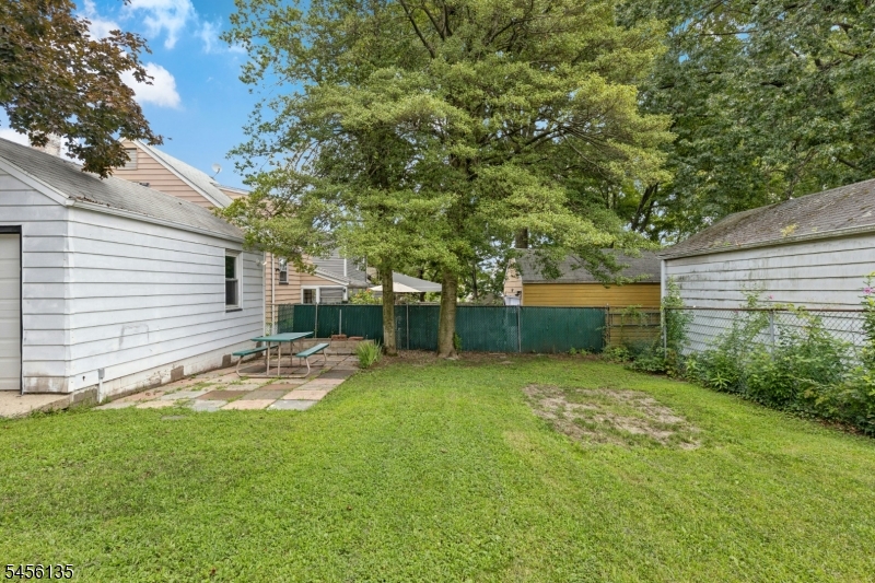 827 Pine St Property Photo 22