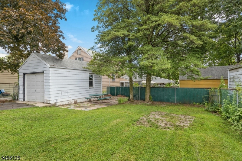 827 Pine St Property Photo 24