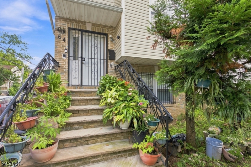 64 Fabyan Pl 2 Property Photo 2