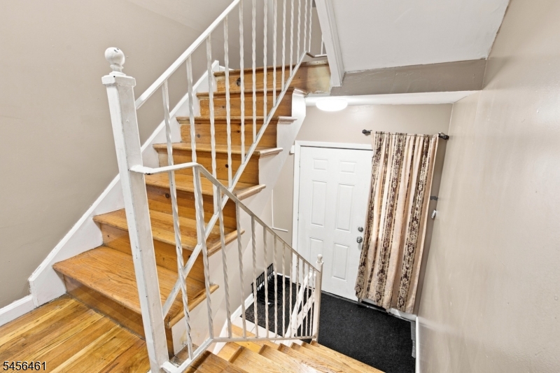 64 Fabyan Pl 2 Property Photo 3