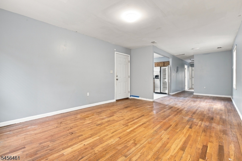64 Fabyan Pl 2 Property Photo 4