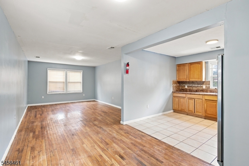64 Fabyan Pl 2 Property Photo 8