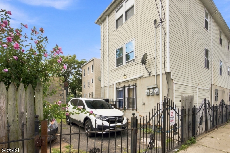 64 Fabyan Pl 2 Property Photo 34