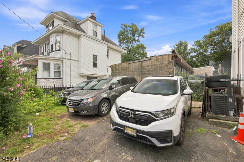64 Fabyan Pl 2 Property Photo 35