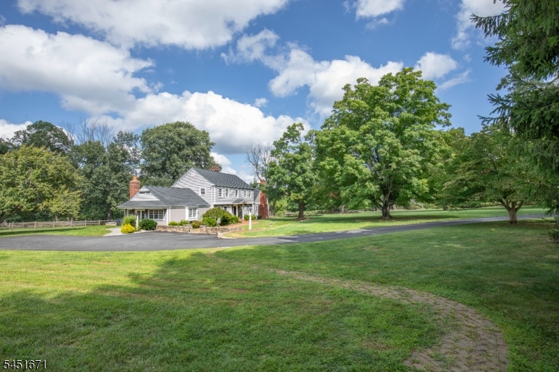 5 Scarlet Oak Rd Property Photo 4