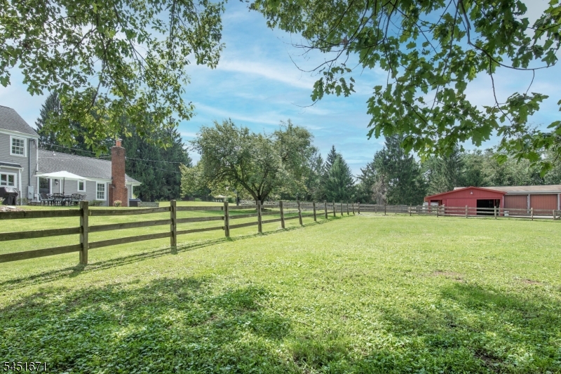 5 Scarlet Oak Rd Property Photo 5