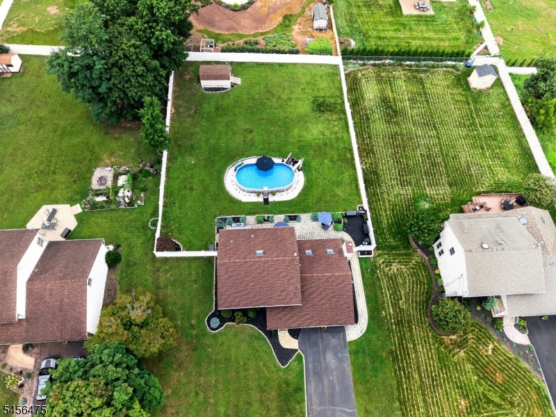 960 Gates Ave Property Photo 4