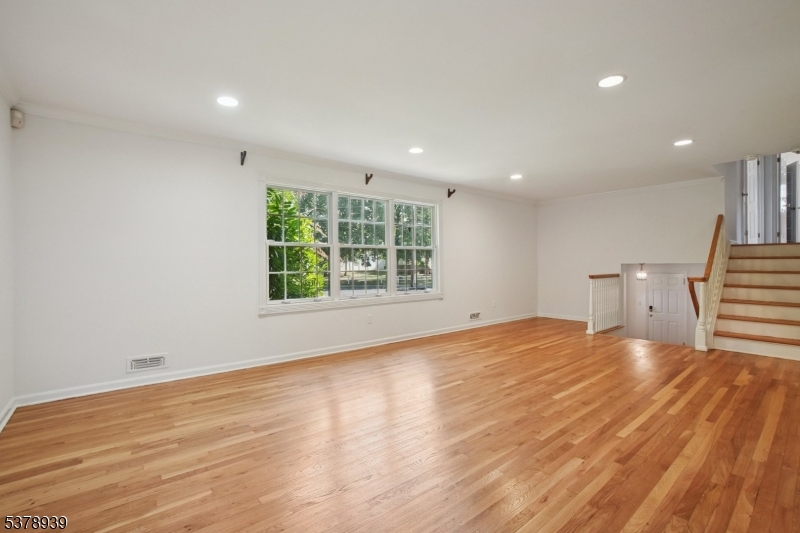 15 Mansfield Ct Property Photo 4