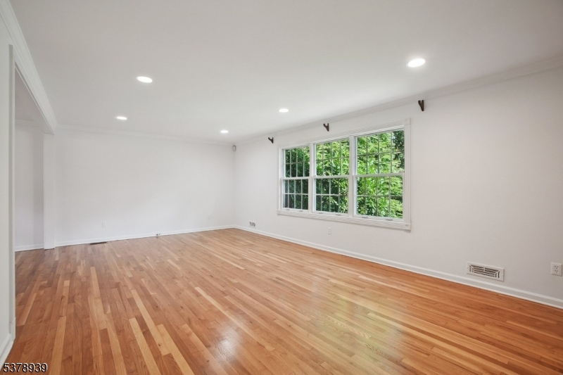 15 Mansfield Ct Property Photo 6